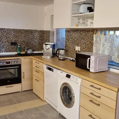 Modern Eingerichtete 3-zi-ferienwohnung Zu Vermieten Διαμέρισμα