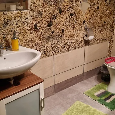 Modern Eingerichtete 3-zi-ferienwohnung Zu Vermieten דירה לופינגן